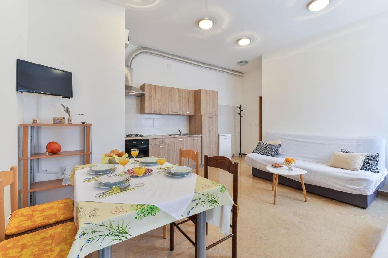 טוראני Apartments Lavanda מראה חיצוני תמונה